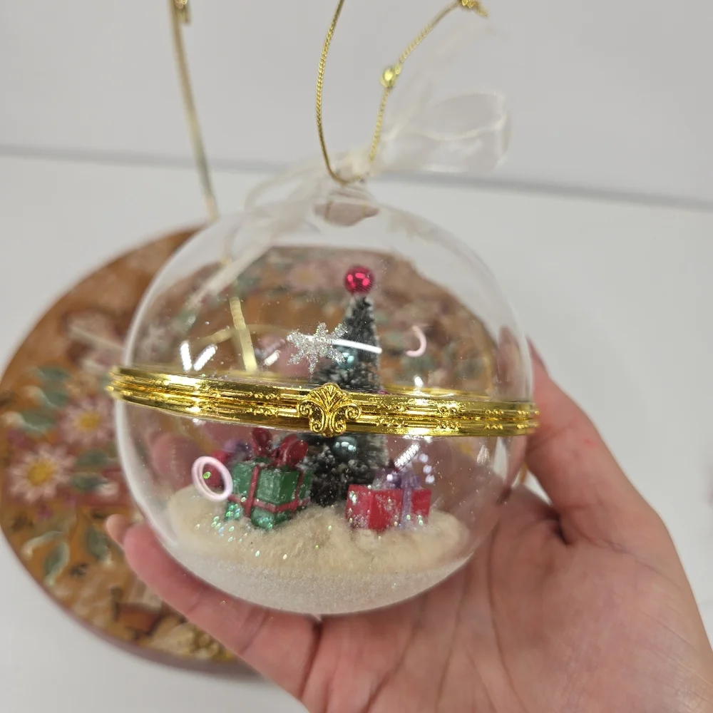 VTG Christmas Clear Glass‎ Round Trinket Box Ornament Mini Diorama Winter Wonder